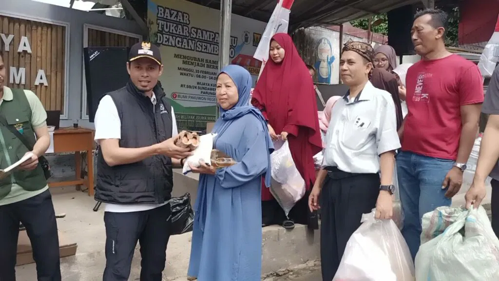 Bank Sampah BSWMS Gelar Bazar Tukar Sampah dengan Sembako di Sundawenang